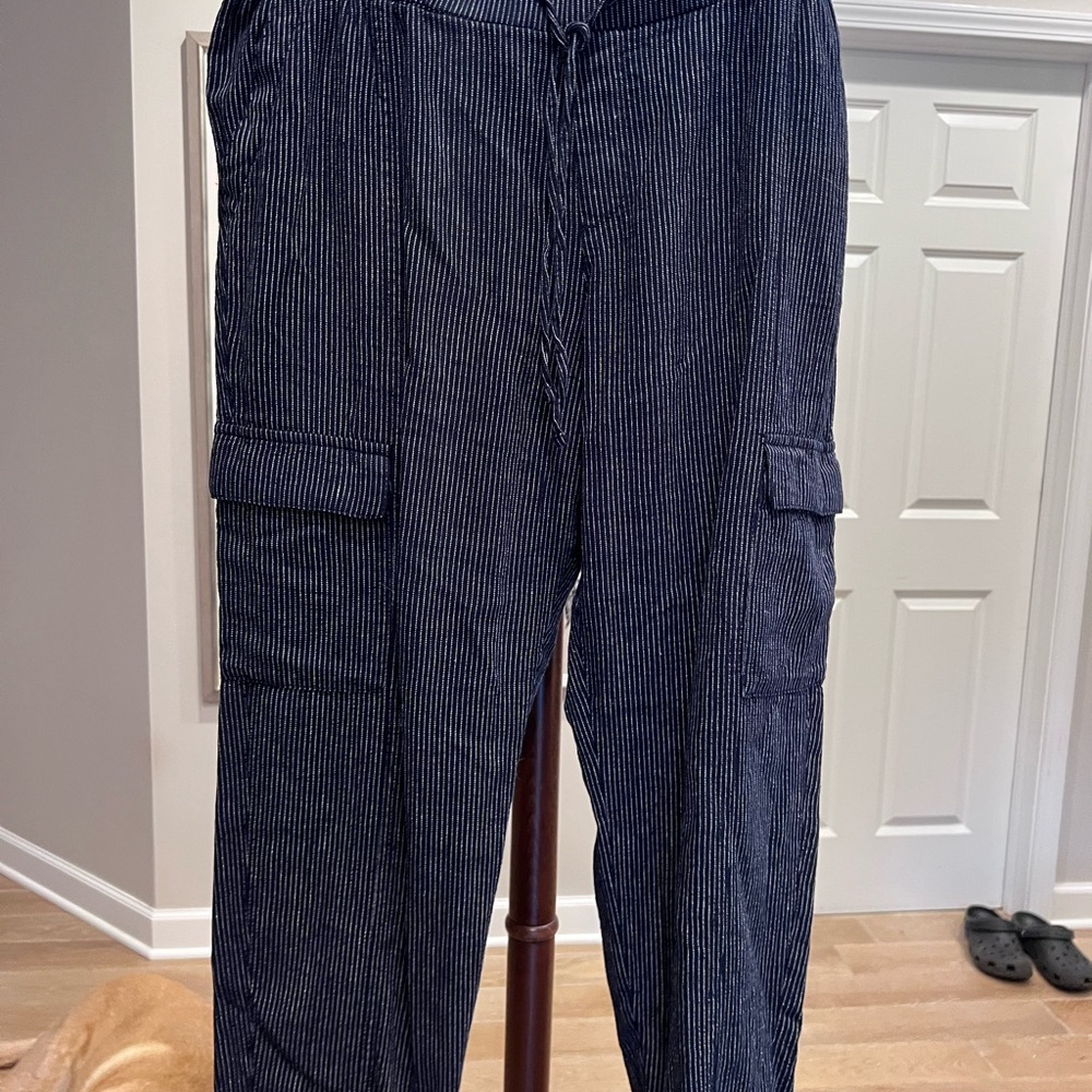 Women’s Old Navy  Striped Cargo Pants - Navy